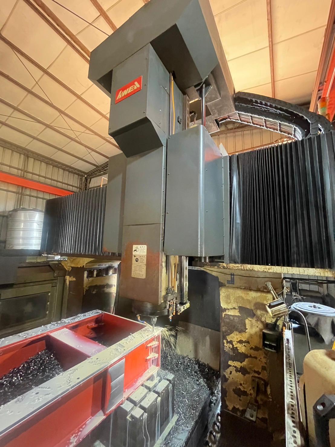 USED AWEA LP4021YZ DOUBLE COLUMN VERTICAL MACHINING CENTER